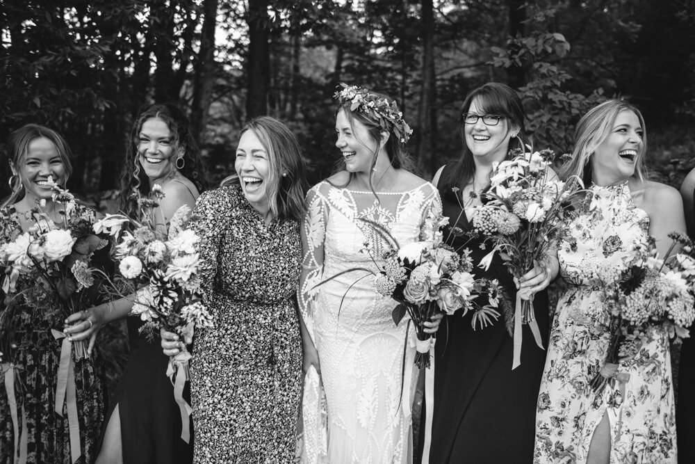 Bride stands among her bridesmaids as they all laugh and smile.

Upstate New York Wedding Photographer. Upstate NY Wedding Photography. Luxury Local Wedding Upstate NY.